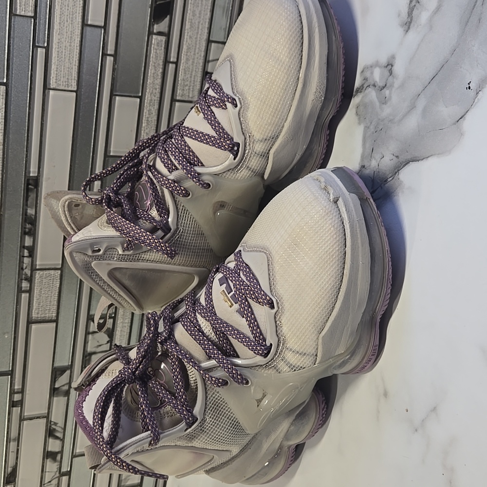Womens Nike LeBron 19 EP